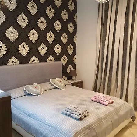 Marina Dei Ciclopi Apartment *