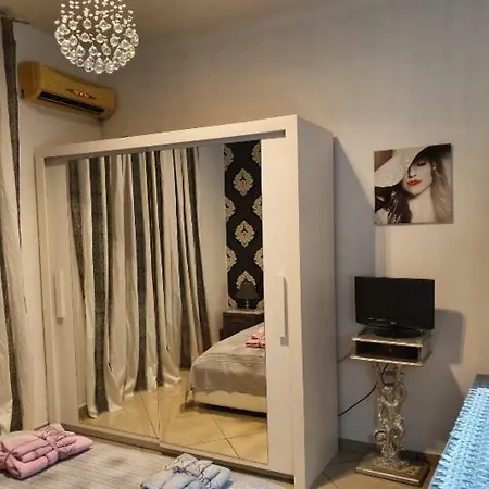 Marina Dei Ciclopi Apartment