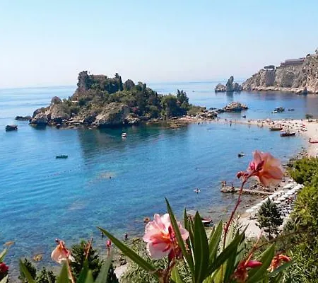 Marina Dei Ciclopi Appartamento